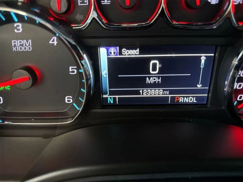 Used 2019 Chevrolet Tahoe LT image 16