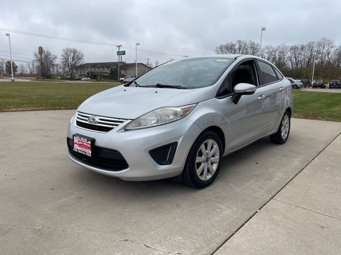 Used 2013 Ford Fiesta SE image 2