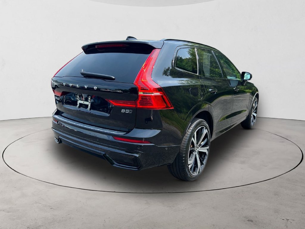Certified 2025 Volvo XC60 B5 Ultra w/ Protection Package Premier AWD/4WD image 5