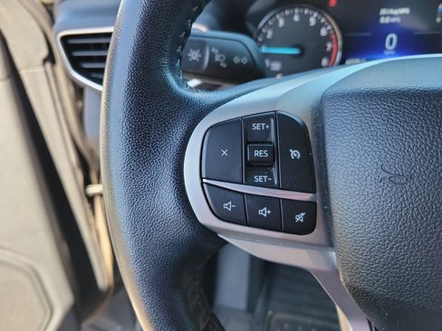 Used 2022 Ford Explorer XLT w/ Equipment Group 202A AWD/4WD image 23