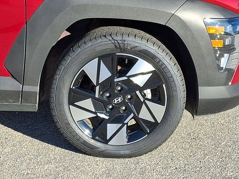 Used 2025 Hyundai Kona SEL image 8