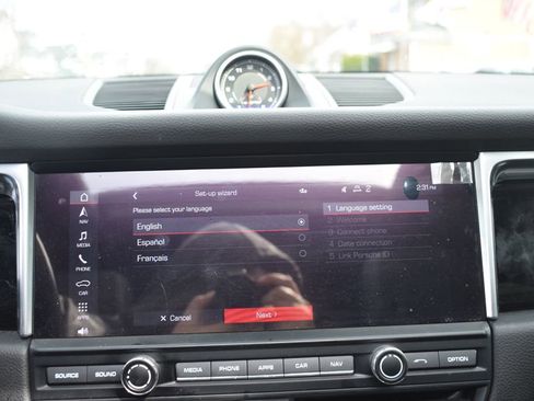 Used 2021 Porsche Macan image 17