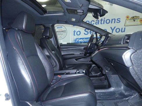 Used 2023 Honda Odyssey Sport image 8
