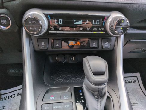 Certified 2025 Toyota RAV4 XLE w/ Convenience Package AWD/4WD image 18