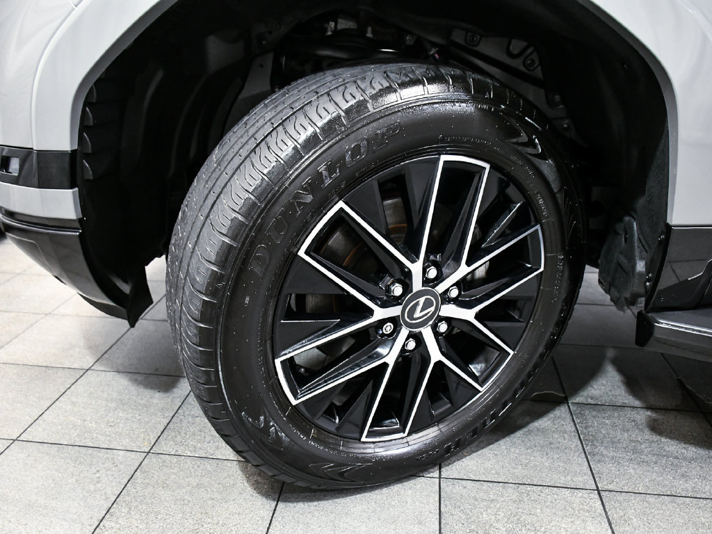 Used 2024 Lexus GX 550 w/ Accessory Package (Z1) AWD/4WD image 7