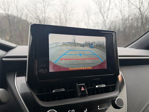 Used 2023 Toyota Corolla SE image 18