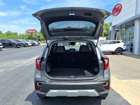 New 2026 Kia Seltos LX FWD image 6