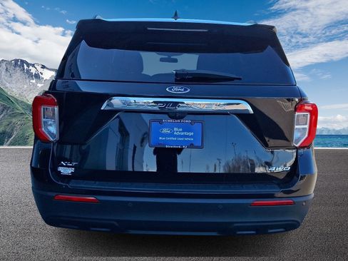 Used 2021 Ford Explorer XLT image 5