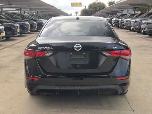 Certified 2020 Nissan Sentra SV w/ Trunk Package FWD image 4