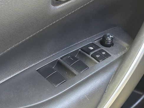 Used 2020 Toyota Corolla SE image 9