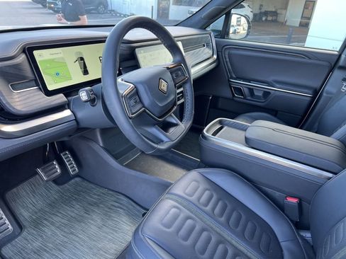 Used 2023 Rivian R1S Launch Edition image 10