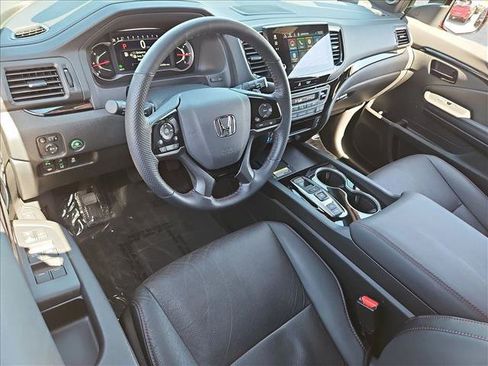 Used 2024 Honda Passport Black Edition image 11