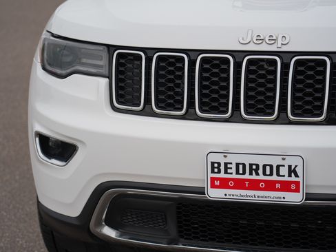 Used 2019 Jeep Grand Cherokee Limited w/ Luxury Group II AWD/4WD image 9