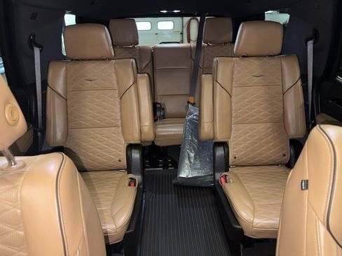 Certified 2022 Cadillac Escalade Sport w/ Touring Package image 27