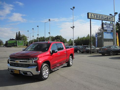 Used 2022 Chevrolet Silverado 1500 LTZ image 1