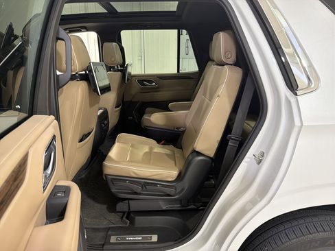 Used 2023 Chevrolet Tahoe Premier AWD/4WD image 12