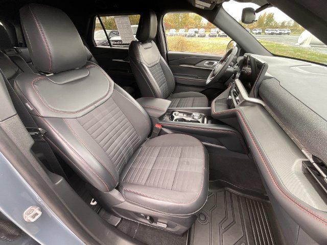 Certified 2025 Ford Explorer ST-Line AWD/4WD image 26