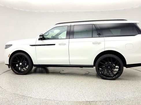 Used 2025 Lincoln Navigator Reserve w/ Jet Appearance Package AWD/4WD image 8