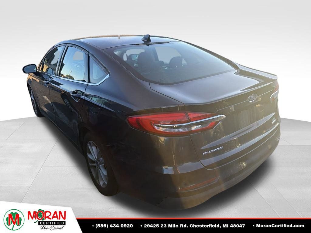 Used 2020 Ford Fusion SE FWD image 6