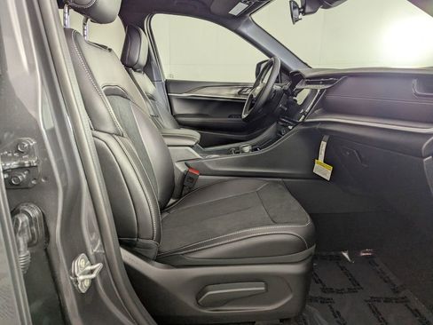 New 2026 Jeep Grand Cherokee Altitude RWD image 27