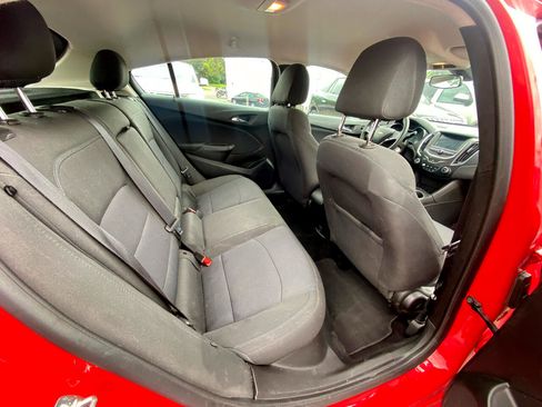 Used 2018 Chevrolet Cruze LT image 9