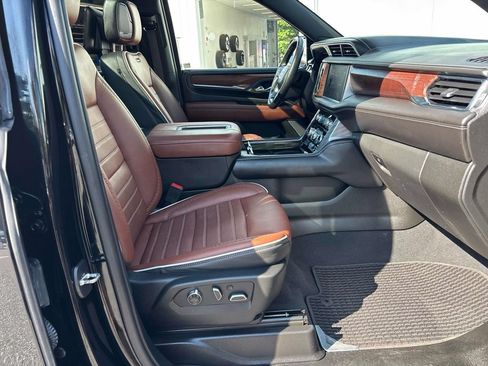 Used 2023 GMC Yukon Denali Ultimate AWD/4WD image 22