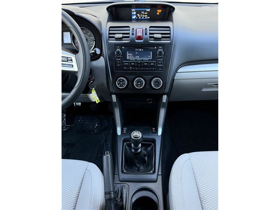 Used 2015 Subaru Forester 2.5i Premium AWD/4WD image 11