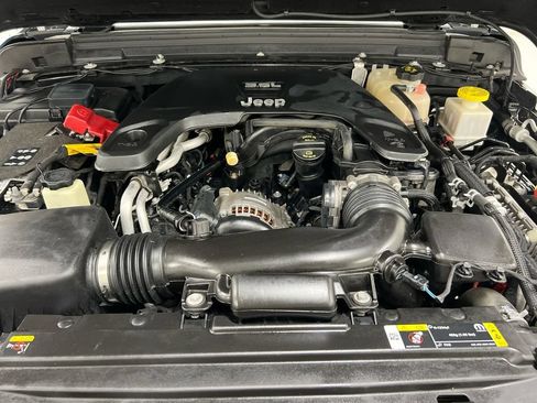 Used 2021 Jeep Gladiator Sport w/ Auxiliary Switch Group AWD/4WD image 24