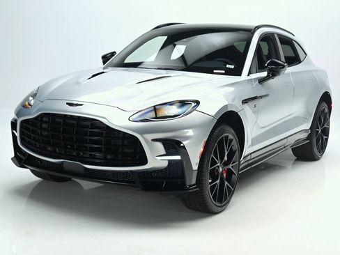 Used 2026 Aston Martin DBX S image 36