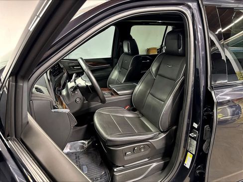 Used 2023 Cadillac Escalade Premium Luxury AWD/4WD image 26
