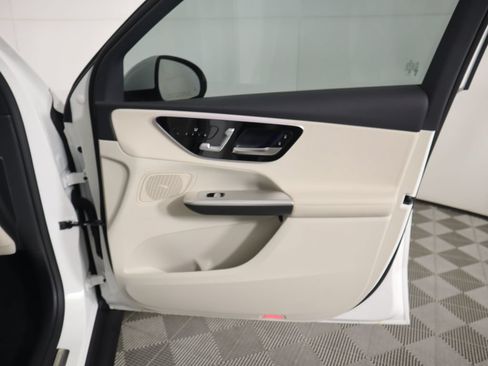 Used 2026 Mercedes-Benz GLC 300 4MATIC image 26