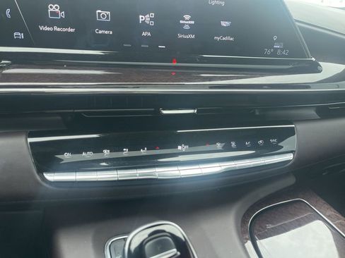 Used 2023 Cadillac Escalade Sport Platinum w/ Heavy-Duty Trailer Package AWD/4WD image 17