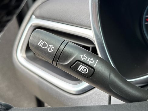 Used 2024 Chevrolet Equinox LT FWD image 32