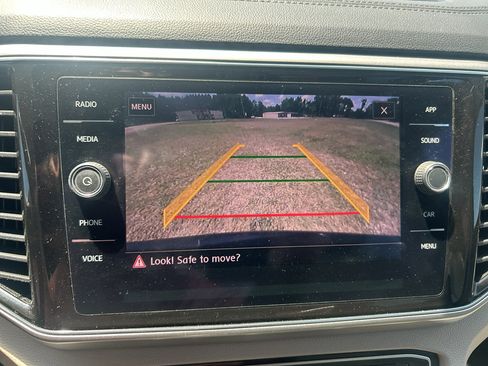 Used 2018 Volkswagen Atlas SEL FWD image 30