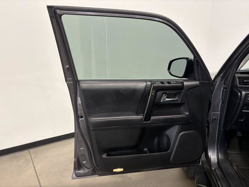 Used 2021 Toyota 4Runner TRD Off-Road Premium AWD/4WD image 10