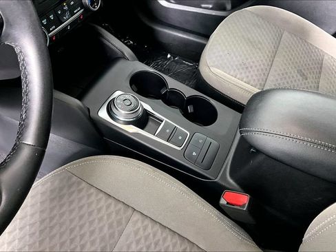 Used 2022 Ford Escape SE w/ Cold Weather Package AWD/4WD image 17