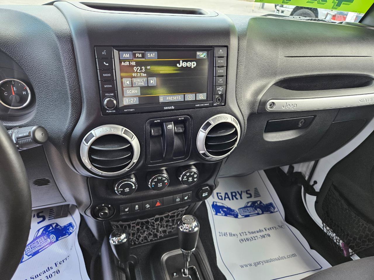 Used 2015 Jeep Wrangler Sahara w/ Dual Top Group AWD/4WD image 19