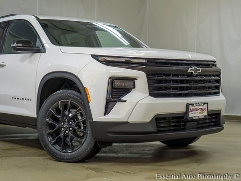 New 2026 Chevrolet Traverse LT w/ Midnight/Sport Edition image 3