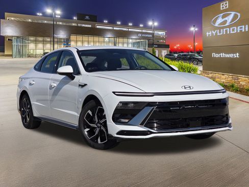 Certified 2025 Hyundai Sonata SEL image 3