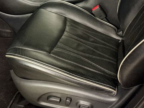 Used 2017 INFINITI QX60 Luxe w/ Deluxe Technology Package image 30