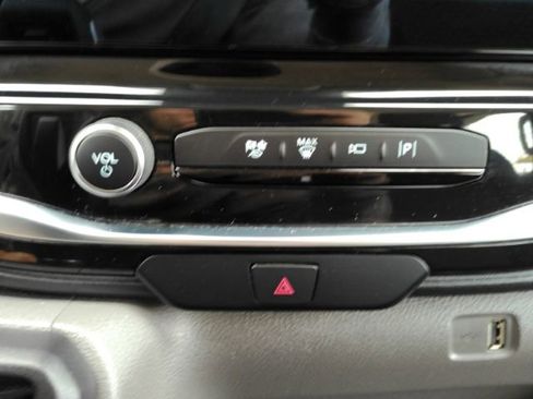 Used 2023 Ford Transit 350 XLT image 38