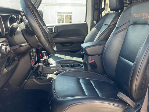 Used 2022 Jeep Wrangler Unlimited Rubicon w/ Dual Top Group AWD/4WD image 2