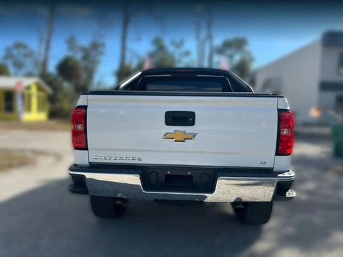 Used 2017 Chevrolet Silverado 1500 LT AWD/4WD image 8