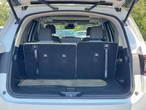 Certified 2025 Honda Pilot Touring image 5