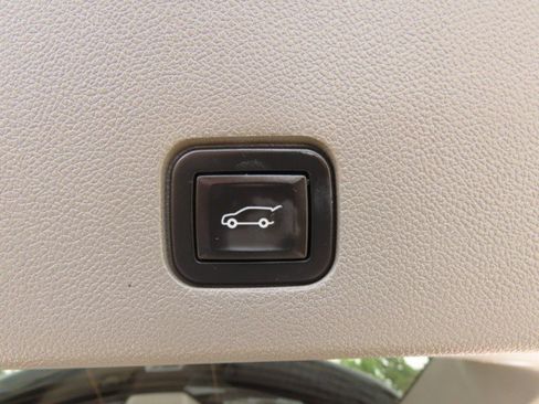 Used 2020 Cadillac XT6 Premium Luxury FWD image 12