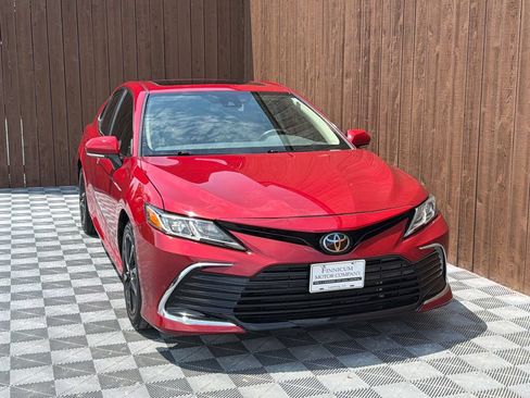 Used 2024 Toyota Camry LE w/ Convenience Package FWD image 10