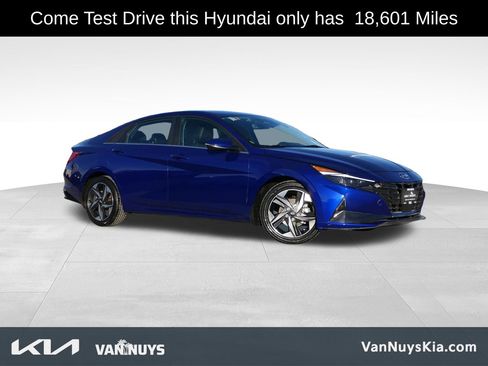 Used 2022 Hyundai Elantra Limited w/ Preferred Accessory Package image 1