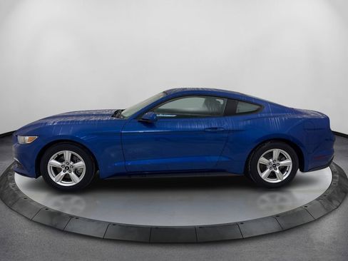 Used 2017 Ford Mustang Coupe RWD image 8