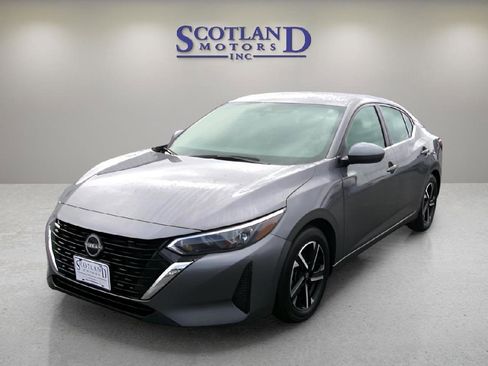 Used 2024 Nissan Sentra SV FWD image 2