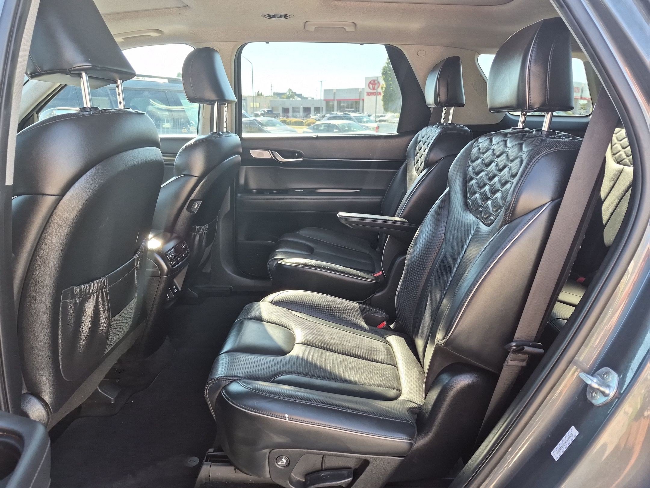 Used 2022 Hyundai Palisade Limited AWD/4WD image 28